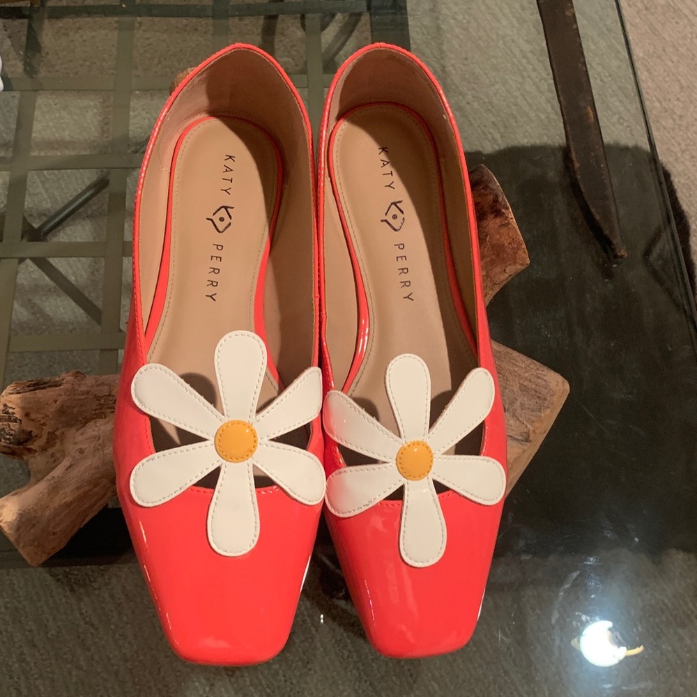 🌼Katy Perry Evie Daisy Flats Coral Patent Size 11 - Picture 2 of 8